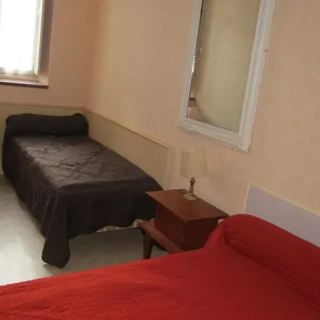 Apartment 2 Chambres, 8 Couchages, Centre-ville Cauterets, Wifi Gratuit, Parking A Proximite - Fr-1-234-89 *